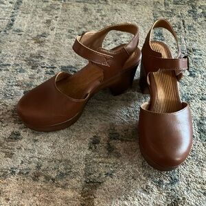 Women’s Brown b.o.c. Sz 8 Natasha clog heels shoes